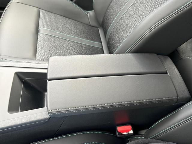 Peugeot / 308 SW / Blau / / / EAT8+SHZ+AGR+KAMERA+ACC+KLIMA+LED+PDC+17 ALU
