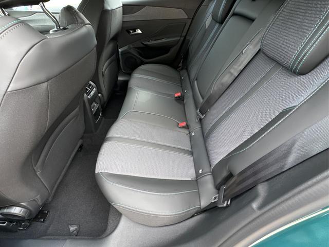 Peugeot / 308 SW / Blau / / / EAT8+SHZ+AGR+KAMERA+ACC+KLIMA+LED+PDC+17 ALU