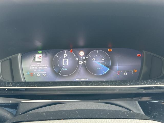 Peugeot / 308 SW / Blau / / / EAT8+SHZ+AGR+KAMERA+ACC+KLIMA+LED+PDC+17 ALU