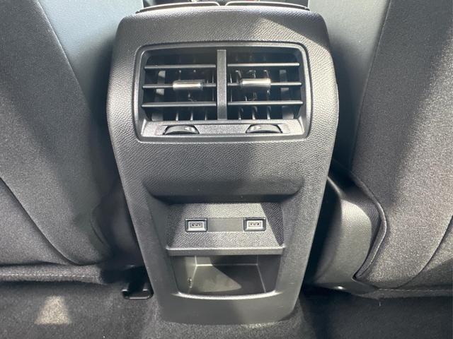 Peugeot / 308 SW / Blau / / / EAT8+SHZ+AGR+KAMERA+ACC+KLIMA+LED+PDC+17 ALU