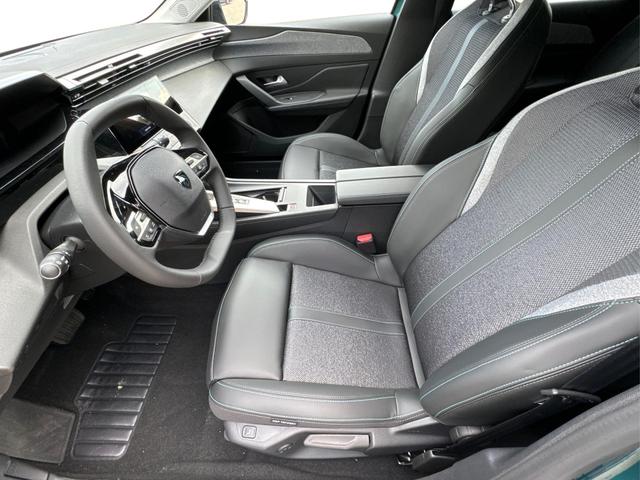 Peugeot / 308 SW / Blau / / / EAT8+SHZ+AGR+KAMERA+ACC+KLIMA+LED+PDC+17 ALU