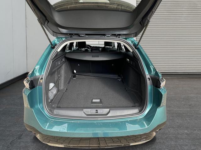 Peugeot / 308 SW / Blau / / / EAT8+SHZ+AGR+KAMERA+ACC+KLIMA+LED+PDC+17 ALU