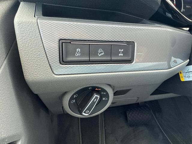 Volkswagen / T6 California / Grau / / / HOINS PRIVAT > NICHT LÖSCHEN!!! ||| KAMERA+MARKISE+PDC+ACC