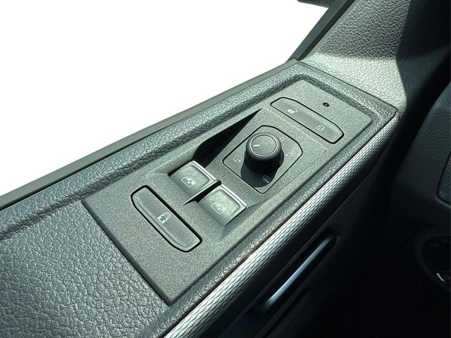 Volkswagen / T6 California / Grau / / / HOINS PRIVAT > NICHT LÖSCHEN!!! ||| KAMERA+MARKISE+PDC+ACC