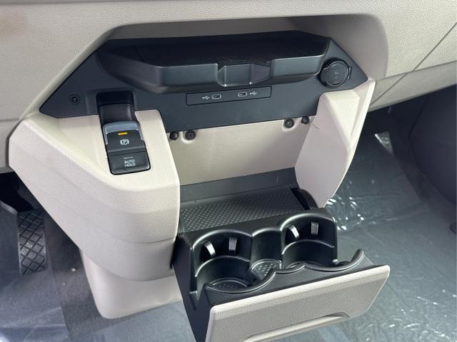 Volkswagen / T7 California / / / / 