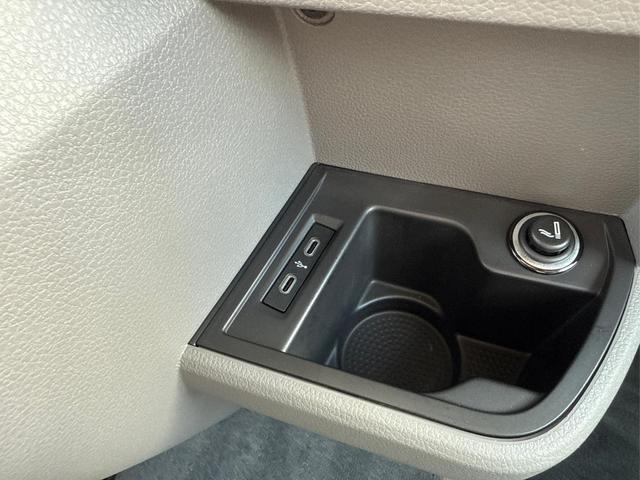 Volkswagen / T6 California / Grau / / / HOINS PRIVAT > NICHT LÖSCHEN!!! ||| KAMERA+MARKISE+PDC+ACC