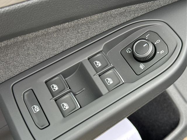 Volkswagen / Golf / Grau / / / KAMERA+ACC+LED+SHZ+KLIMA+KESSY