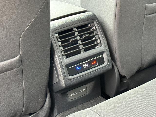 Volkswagen / Golf / Grau / / / KAMERA+ACC+LED+SHZ+KLIMA+KESSY