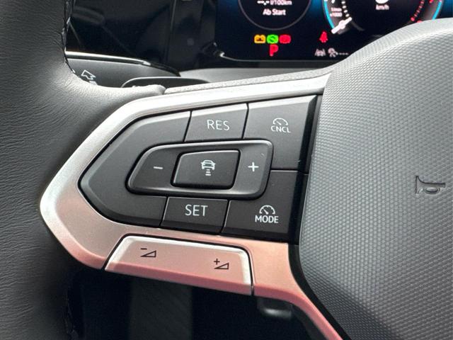 Volkswagen / Golf / Grau / / / KAMERA+ACC+LED+SHZ+KLIMA+KESSY