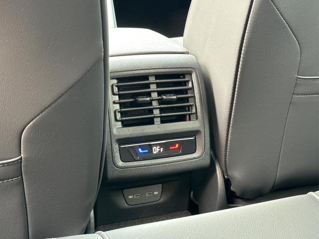 Volkswagen / Golf / Grau / / / KAMERA+18 ALU+ACC+LED+SHZ+KLIMA+KESSY+ARTVELOURS
