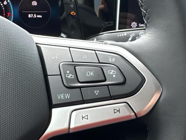 Volkswagen / Golf / Grau / / / KAMERA+18 ALU+ACC+LED+SHZ+KLIMA+KESSY+ARTVELOURS