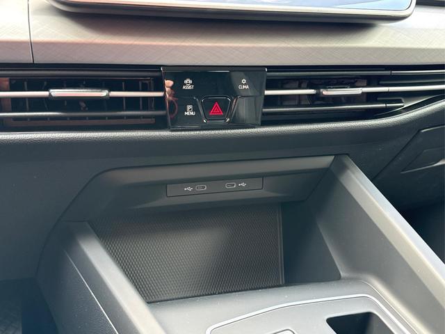 Volkswagen / Golf / Grau / / / KAMERA+18 ALU+ACC+LED+SHZ+KLIMA+KESSY+ARTVELOURS