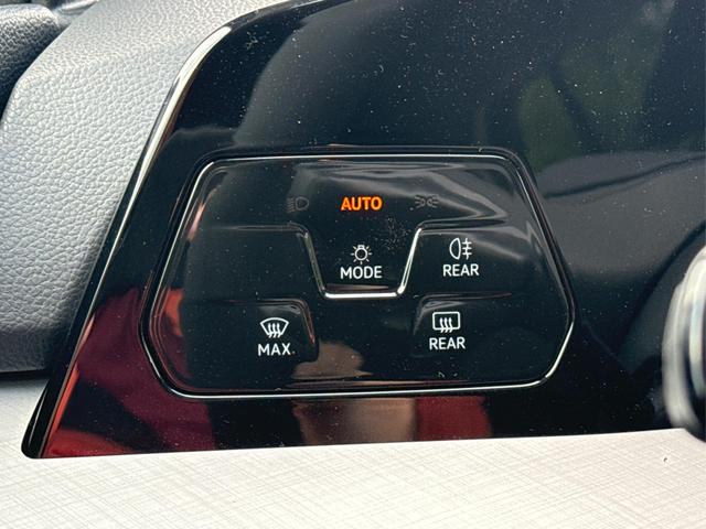 Volkswagen / Golf / Grau / / / KAMERA+18 ALU+ACC+LED+SHZ+KLIMA+KESSY+ARTVELOURS
