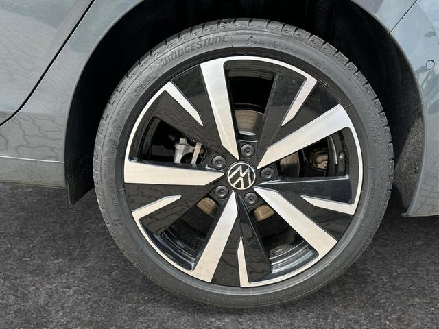 Volkswagen / Golf / Grau / / / KAMERA+18 ALU+ACC+LED+SHZ+KLIMA+KESSY+ARTVELOURS