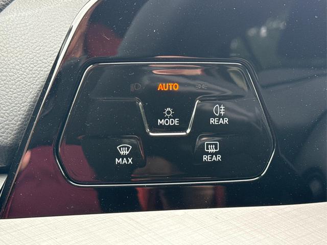 Volkswagen / Golf / Grau / / / KAMERA+ACC+LED+SHZ+KLIMA+KESSY