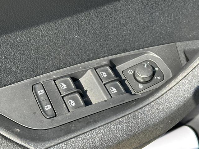 Skoda / Karoq / Grau / / / SHZ+ACC+KESSY+VICO+SMARTLINK+18'' ALU