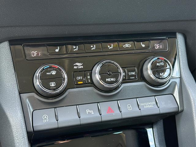 Skoda / Karoq / Grau / / / SHZ+ACC+KESSY+VICO+SMARTLINK+18'' ALU