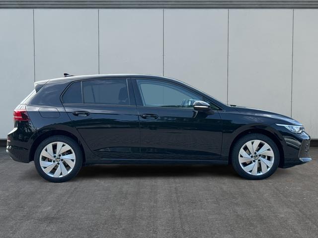 Volkswagen / Golf / Schwarz / / / KAMERA+ACC+LED+SHZ+KLIMA+KESSY