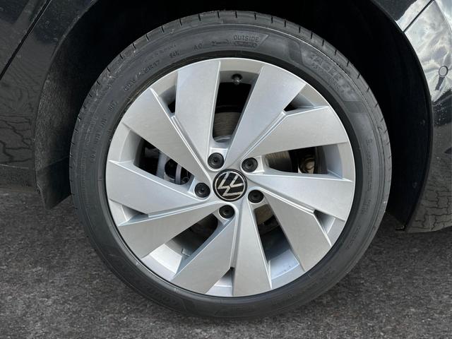 Volkswagen / Golf / Schwarz / / / KAMERA+ACC+LED+SHZ+KLIMA+KESSY