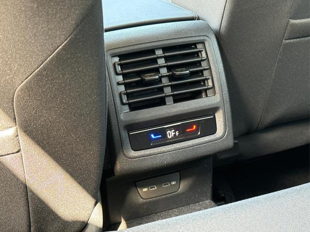 Volkswagen / Golf / Schwarz / / / KAMERA+ACC+LED+SHZ+KLIMA+KESSY