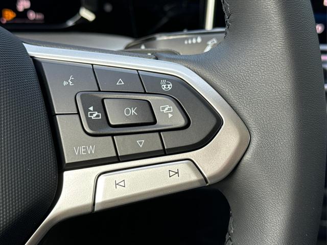 Volkswagen / Golf / Schwarz / / / KAMERA+ACC+LED+SHZ+KLIMA+KESSY
