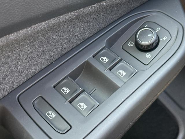 Volkswagen / Golf / Schwarz / / / KAMERA+ACC+LED+SHZ+KLIMA+KESSY