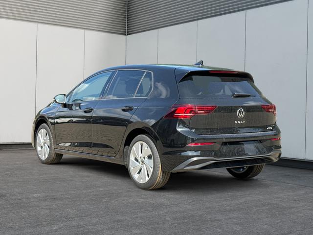 Volkswagen / Golf / Schwarz / / / KAMERA+ACC+LED+SHZ+KLIMA+KESSY
