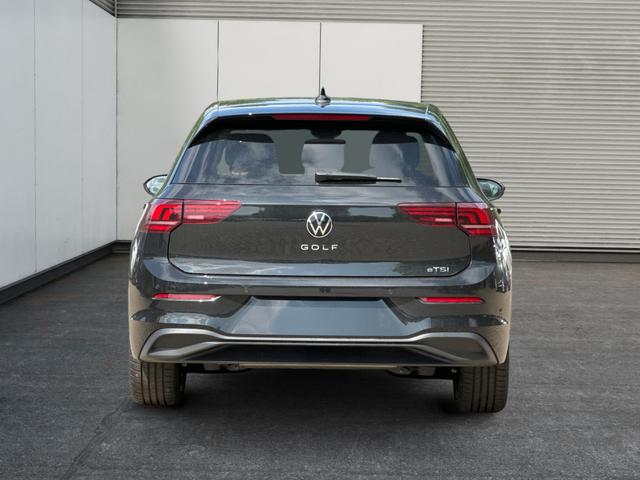 Volkswagen / Golf / Schwarz / / / KAMERA+18 ALU+ACC+LED+SHZ+KLIMA+KESSY+ARTVELOURS