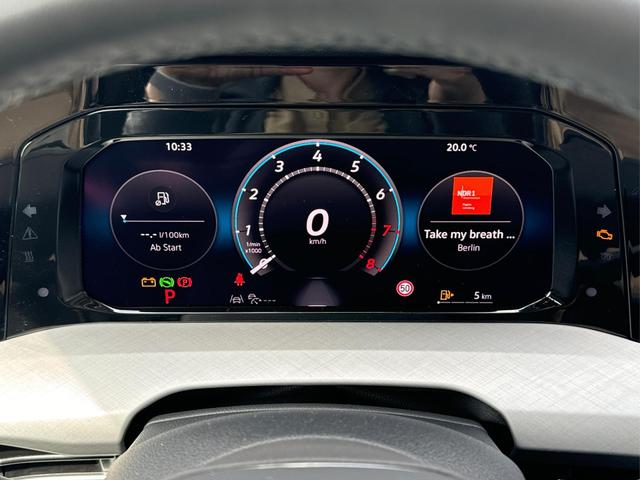 Volkswagen / Golf / Schwarz / / / KAMERA+18 ALU+ACC+LED+SHZ+KLIMA+KESSY+ARTVELOURS