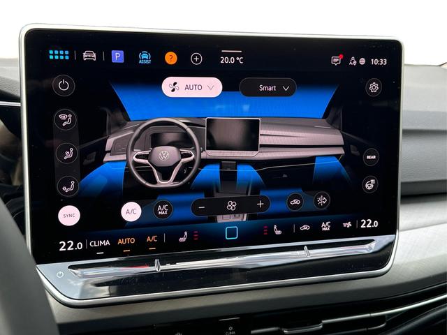 Volkswagen / Golf / Schwarz / / / KAMERA+18 ALU+ACC+LED+SHZ+KLIMA+KESSY+ARTVELOURS