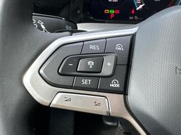 Volkswagen Golf People KAMERA+18"ALU+ACC+LED+SHZ+KLIMA+KESSY+ARTVELOURS 