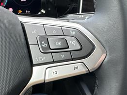 Volkswagen Golf People KAMERA+18"ALU+ACC+LED+SHZ+KLIMA+KESSY+ARTVELOURS 