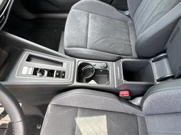 Volkswagen Golf People KAMERA+18"ALU+ACC+LED+SHZ+KLIMA+KESSY+ARTVELOURS 