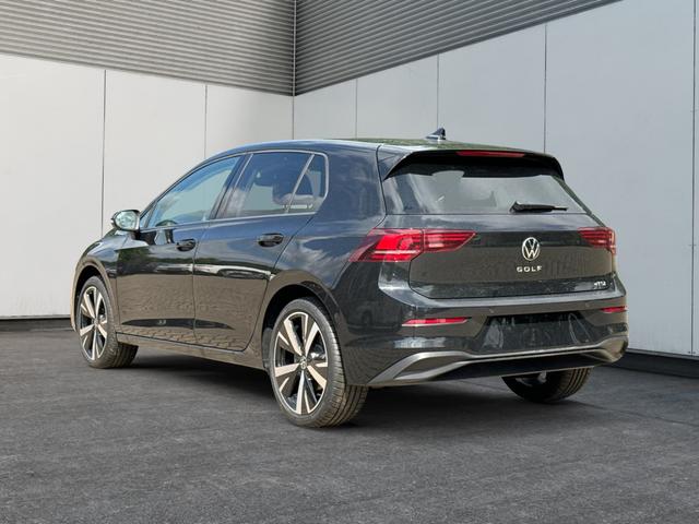 Volkswagen / Golf / Schwarz / / / KAMERA+18 ALU+ACC+LED+SHZ+KLIMA+KESSY+ARTVELOURS