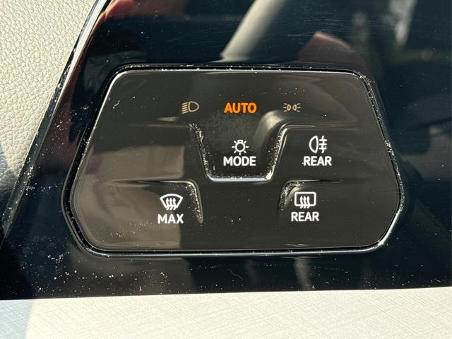 Volkswagen / Golf / Schwarz / / / KAMERA+ACC+LED+SHZ+KLIMA+KESSY