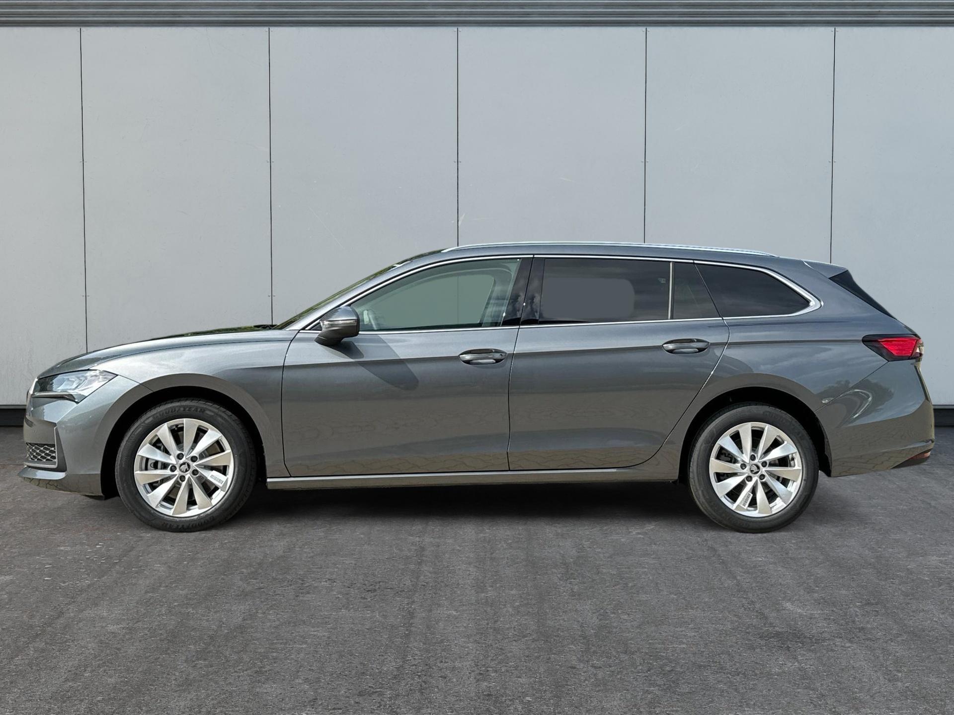 Skoda / Superb Combi /  /  /  / DSG+4WD+NAVI+EL. HECKKL.+SHZ V+H