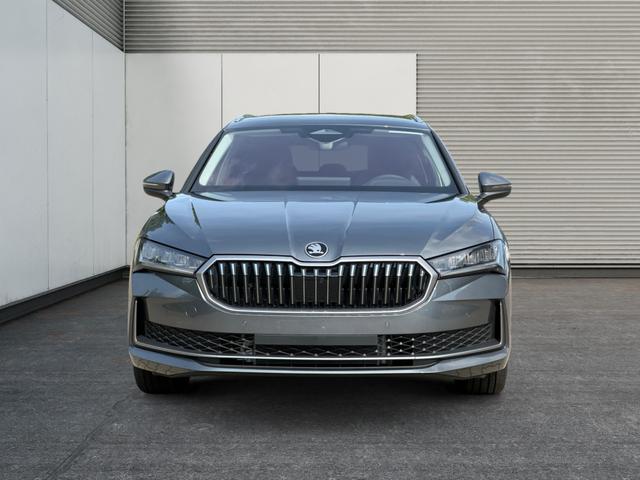 Skoda / Superb Combi / / / / DSG+4WD+NAVI+EL. HECKKL.+SHZ V+H