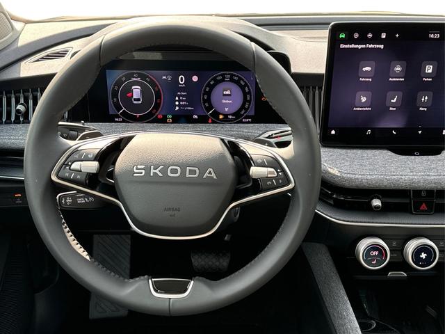 Skoda / Superb Combi / / / / DSG+4WD+NAVI+EL. HECKKL.+SHZ V+H