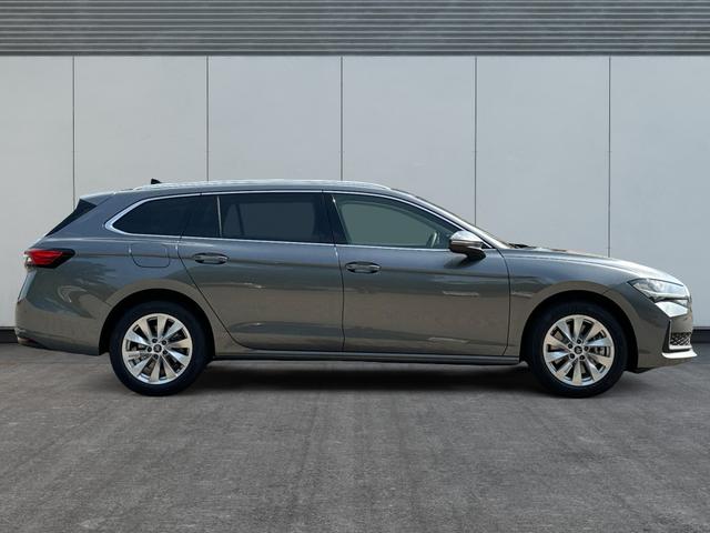 Skoda / Superb Combi / / / / DSG+4WD+NAVI+EL. HECKKL.+SHZ V+H