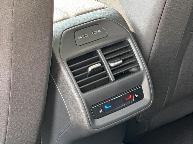Skoda / Superb Combi / / / / DSG+4WD+NAVI+EL. HECKKL.+SHZ V+H