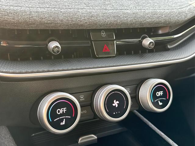 Skoda / Superb Combi / / / / DSG+4WD+NAVI+EL. HECKKL.+SHZ V+H