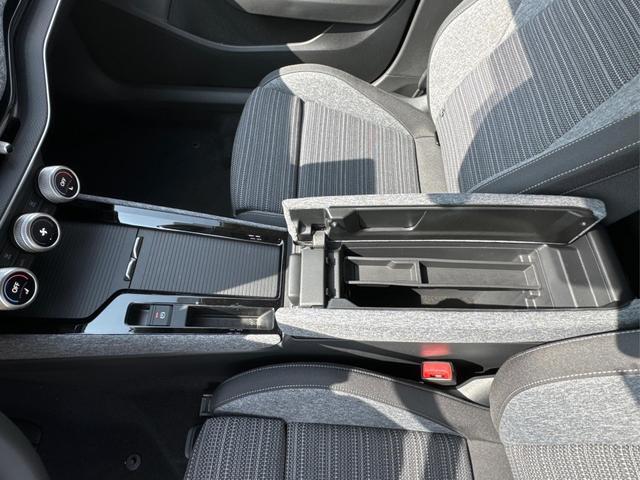 Skoda / Superb Combi / / / / DSG+4WD+NAVI+EL. HECKKL.+SHZ V+H