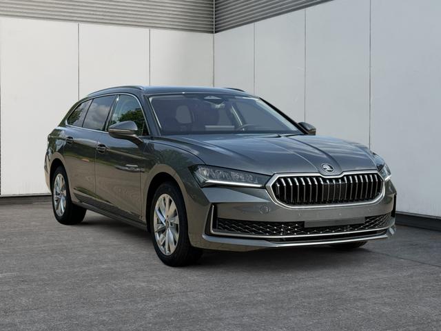 Skoda / Superb Combi / / / / DSG+4WD+NAVI+EL. HECKKL.+SHZ V+H