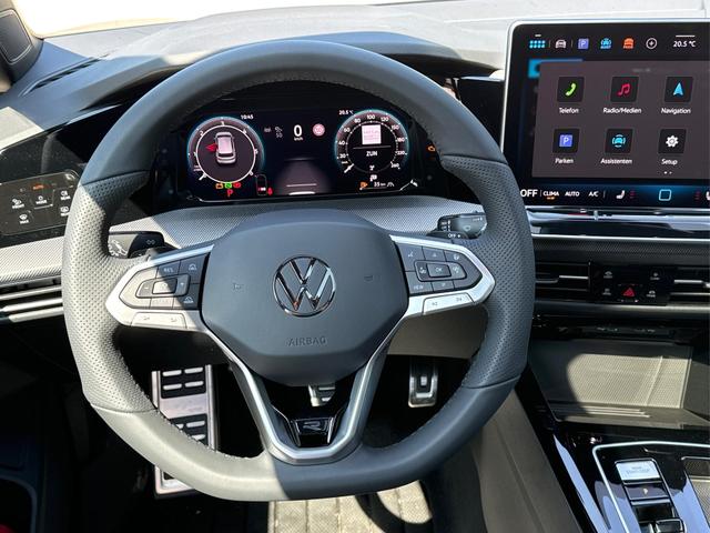 Volkswagen / Golf / Grau / / / PANO+KAMERA+ACC+LED-PLUS+18 ALU+SHZ+KESSY