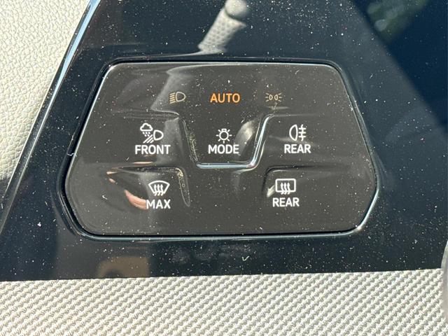 Volkswagen / Golf / Grau / / / PANO+KAMERA+ACC+LED-PLUS+18 ALU+SHZ+KESSY