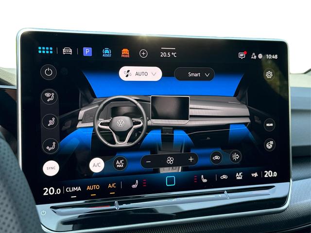 Volkswagen / Golf / Grau / / / PANO+KAMERA+ACC+LED-PLUS+18 ALU+SHZ+KESSY