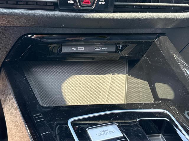 Volkswagen / Golf / Grau / / / PANO+KAMERA+ACC+LED-PLUS+18 ALU+SHZ+KESSY