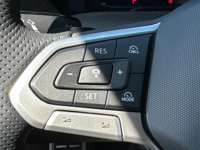 Volkswagen / Golf / Grau / / / PANO+KAMERA+ACC+LED-PLUS+18 ALU+SHZ+KESSY