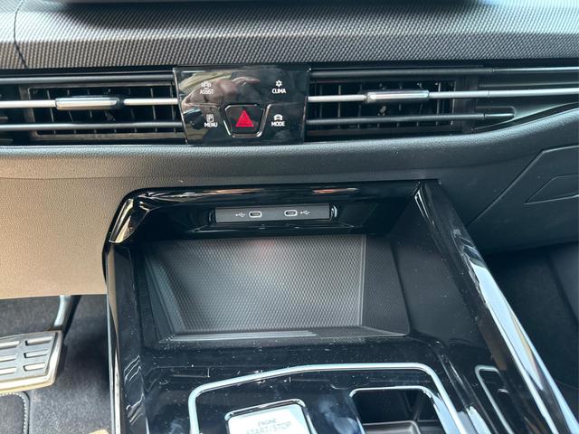 Volkswagen / Golf / Grau / / / KAMERA+ACC+LED-PLUS+18 ALU+SHZ+KESSY