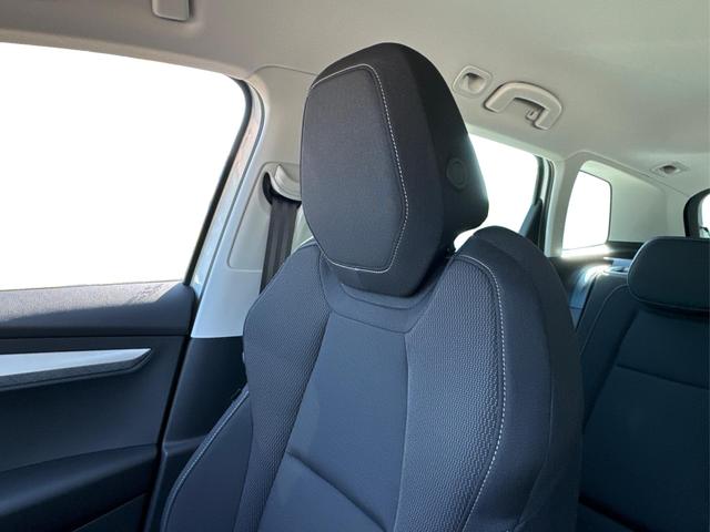 Skoda / Karoq / Silber / / / SHZ+ACC+KESSY+VICO+SMARTLINK+18'' ALU
